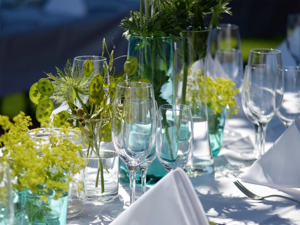 Garden-party-table-and-wine-and-glasses